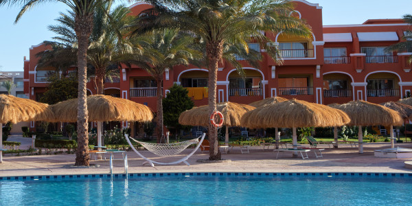 Proyectos Construcción de Piscinas Castellví de Rosanes · Piscinas para Comunidades Vecinos / Propietarios